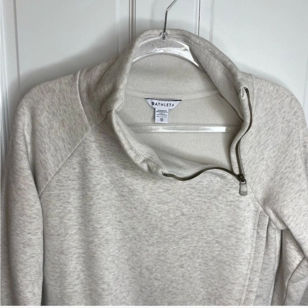 Athleta Cozy Karma Asym Asymmetrical Zip Sweatshirt Sz XSMALL Ivory/Grey - Picture 10 of 12